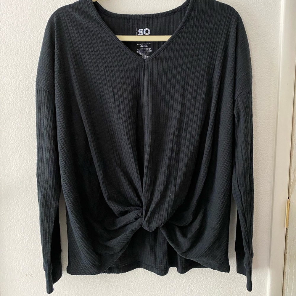 BRAND NEW Juniors Ribbed Front Twist Top